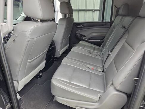Used 2019 Chevrolet Suburban LT RWD image 14