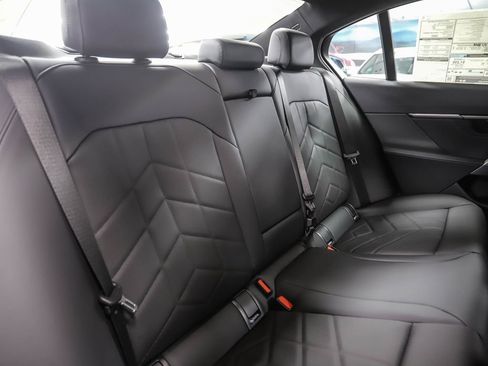 Used 2025 BMW 530i xDrive image 26