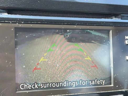 Used 2016 Nissan Rogue S FWD image 23