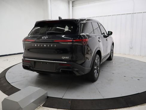 Used 2023 INFINITI QX60 Luxe w/ Performance Audio Package image 4