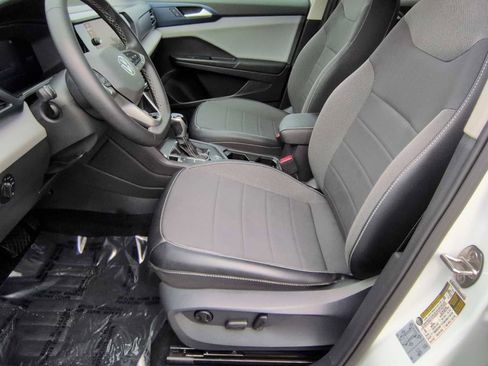 Used 2022 Volkswagen Taos SE image 17