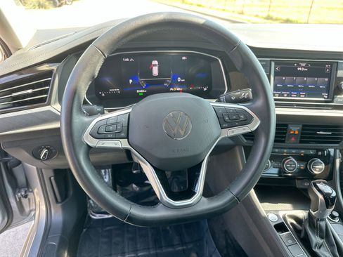 Used 2024 Volkswagen Jetta SE image 14