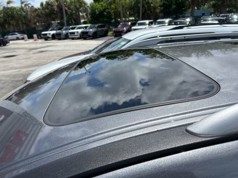 Used 2019 Nissan Pathfinder Platinum image 4