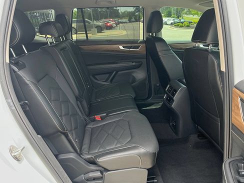 Used 2024 Volkswagen Atlas SE FWD image 36