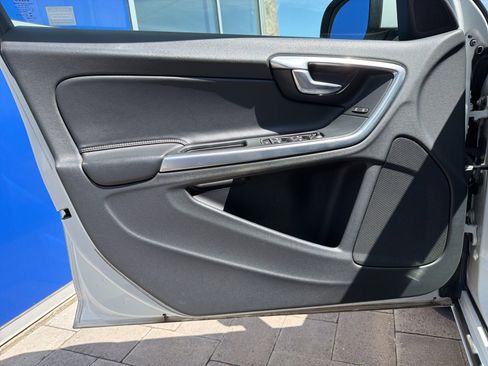 Used 2016 Volvo S60 T5 Premier w/ Convenience Package AWD/4WD image 18