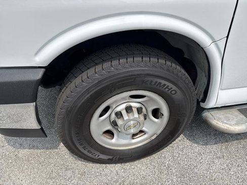 Used 2020 Chevrolet Express 2500 w/ Driver Convenience Package image 5