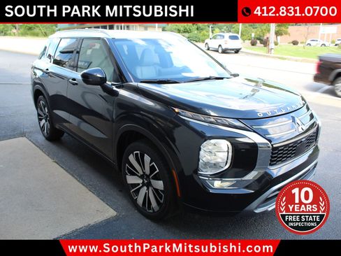 Used 2025 Mitsubishi Outlander AWD image 5