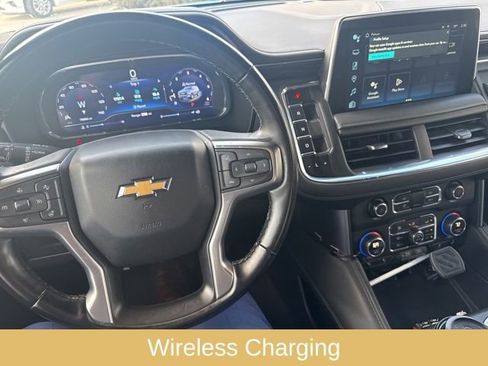 Used 2024 Chevrolet Suburban LT w/ Luxury Package image 28