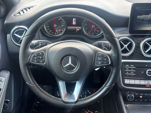 Used 2018 Mercedes-Benz GLA 250 4MATIC w/ Premium Package image 24