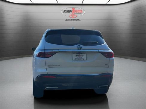 Used 2023 Buick Enclave Essence w/ Experience Buick Package image 12