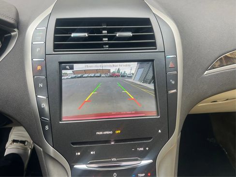Used 2014 Lincoln MKZ w/ Equipment Group 102A Reserve FWD image 29