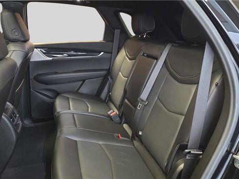 Used 2025 Cadillac XT5 Premium Luxury image 18