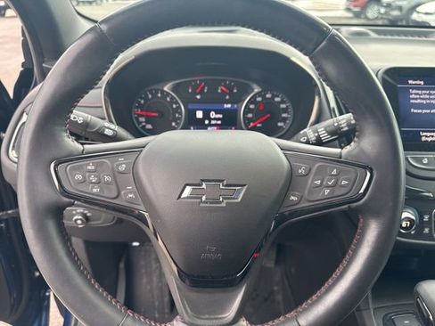 Used 2022 Chevrolet Equinox RS w/ Infotainment Package image 16