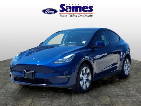 Used 2022 Tesla Model Y Long Range AWD/4WD image 3