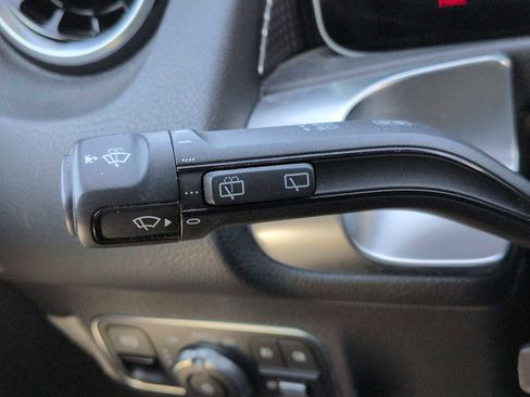 Used 2020 Mercedes-Benz GLB 250 4MATIC image 28
