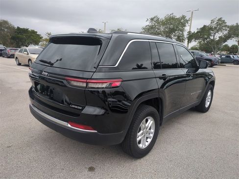 Used 2023 Jeep Grand Cherokee Laredo image 6