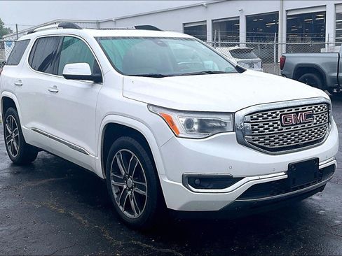 Used 2017 GMC Acadia Denali w/ Technology Package AWD/4WD image 1