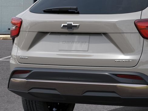 New 2026 Chevrolet Trax ACTIV w/ Sunroof Package FWD image 14