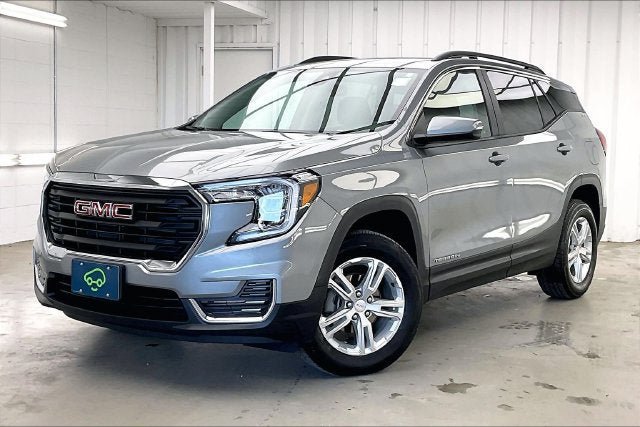 Certified 2023 GMC Terrain SLE w/ Driver Convenience Package AWD/4WD image 2