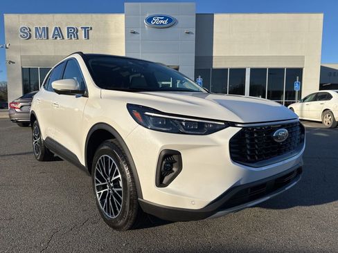 New 2025 Ford Escape SE w/ PHEV Premium Package FWD image 1