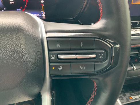 Used 2023 Chevrolet Colorado Z71 w/ Z71 Convenience Package 2 image 22