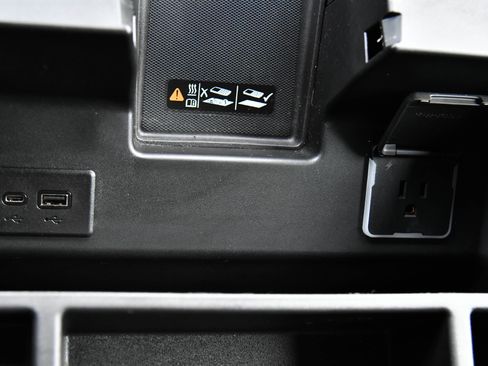 Used 2025 GMC Sierra 1500 Elevation w/ Elevation Premium Package image 38