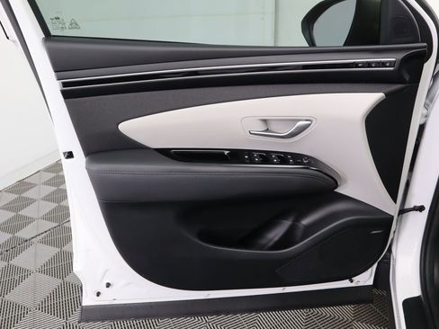Used 2023 Hyundai Tucson Limited image 25