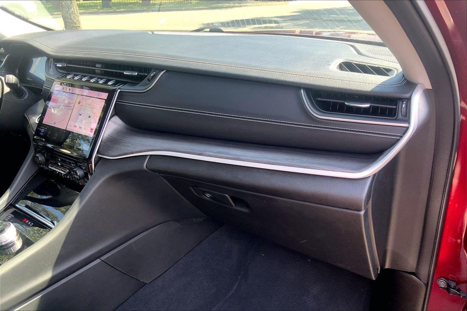 Used 2023 Jeep Grand Cherokee Limited AWD/4WD image 17
