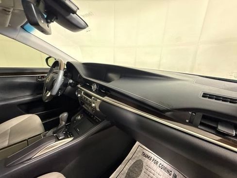 Used 2018 Lexus ES 350 w/ Luxury Package w/Wood Trim FWD image 31