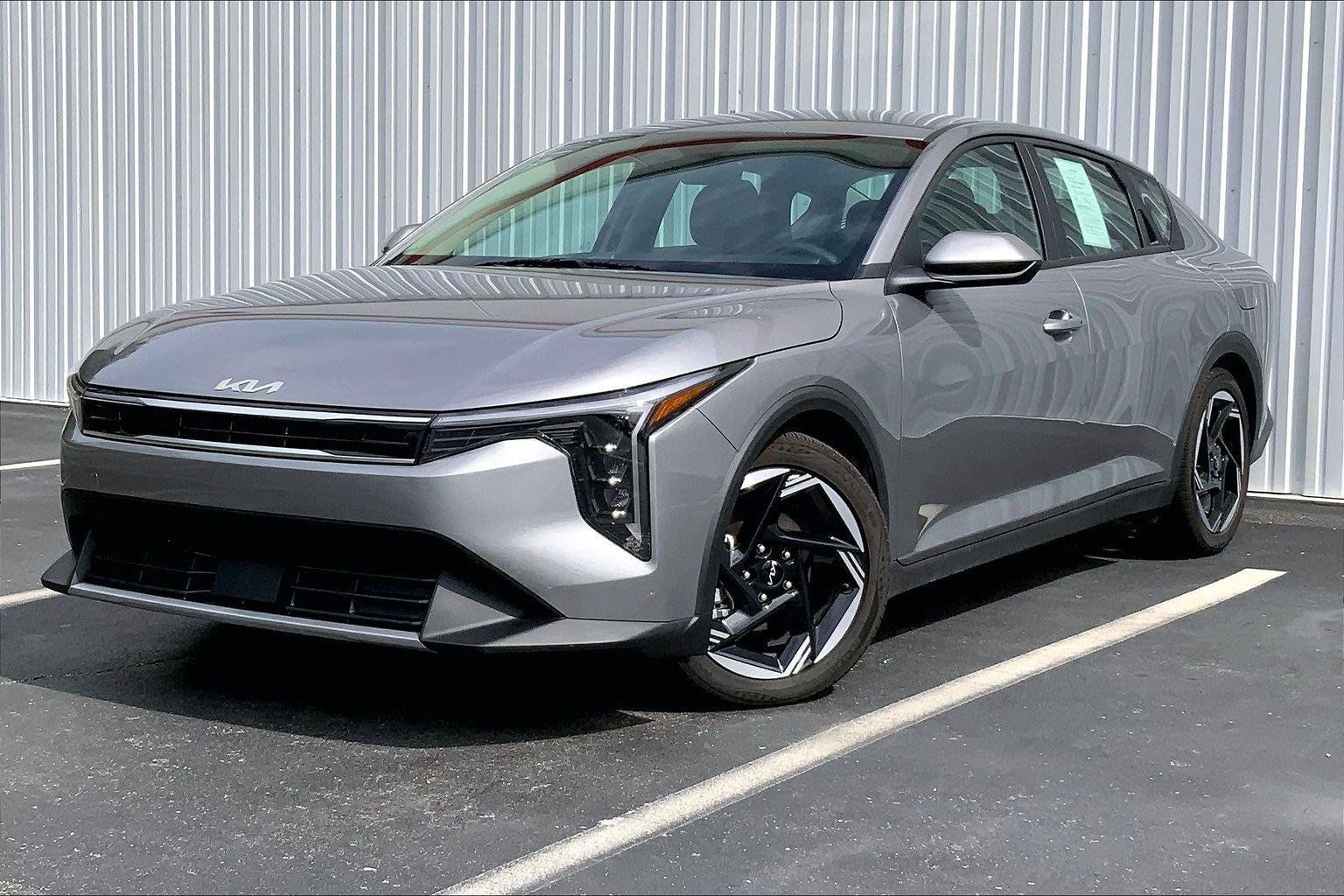 Used 2025 Kia K4 EX FWD image 1