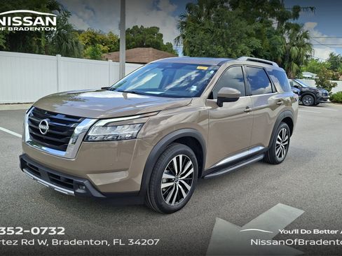 Used 2023 Nissan Pathfinder Platinum w/ Lighting Package (N93) FWD image 1