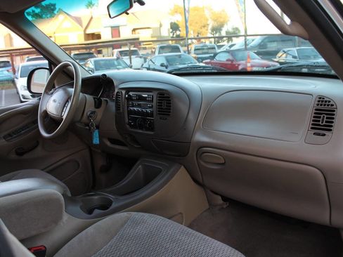 Used 1998 Ford Expedition XLT image 36
