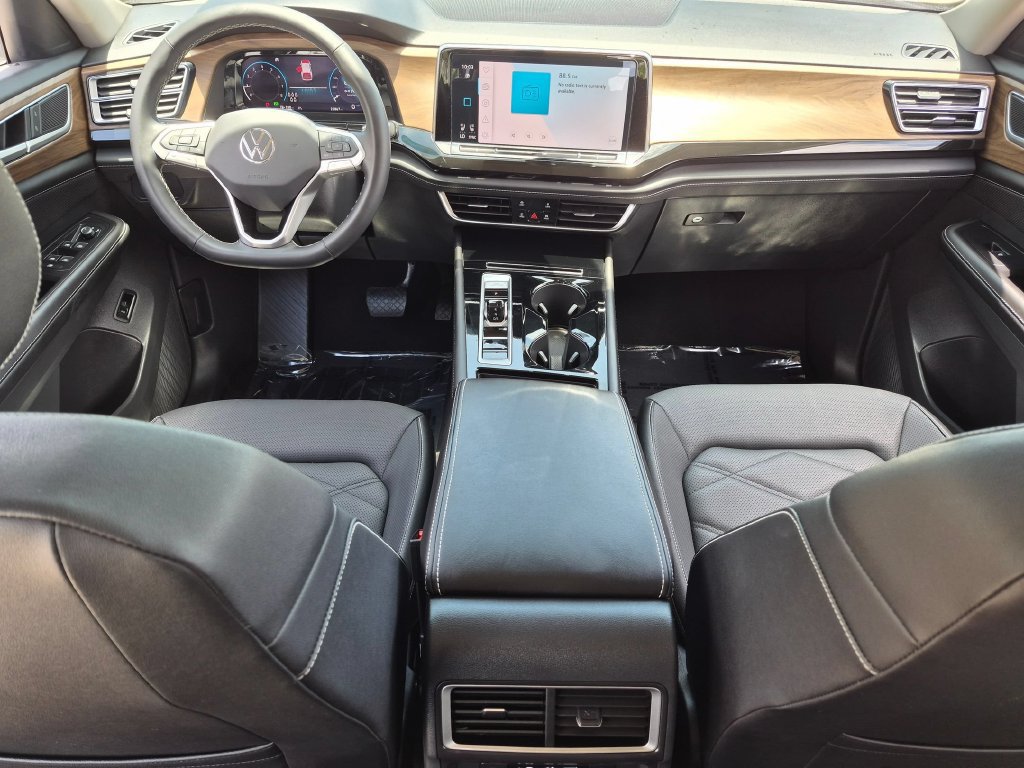 Used 2025 Volkswagen Atlas SE FWD image 24