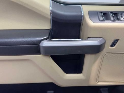 Used 2018 Ford F150 XLT w/ Trailer Tow Package RWD image 21