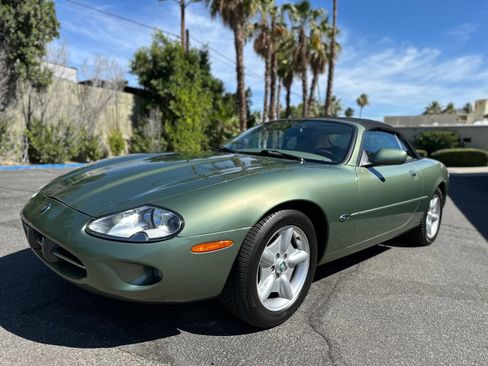 Used 1999 Jaguar XK8 Convertible RWD image 3