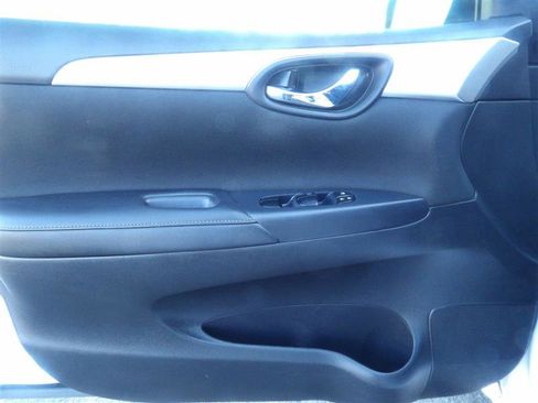 Used 2017 Nissan Sentra S image 21