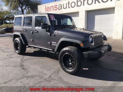 Used 2017 Jeep Wrangler Unlimited Sport w/ Quick Order Package 24S AWD/4WD image 2