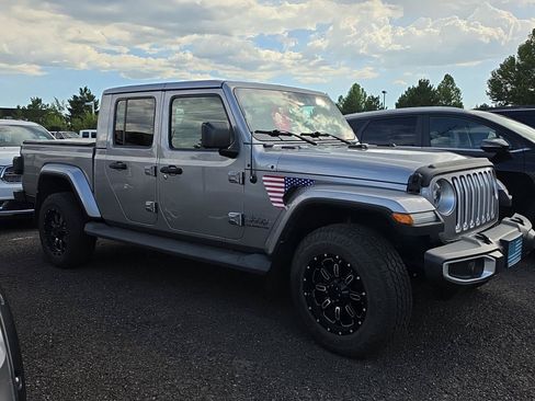 Certified 2020 Jeep Gladiator Overland AWD/4WD image 2