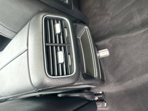 Used 2021 Mercedes-Benz GLE 450 4MATIC w/ Premium Package image 26