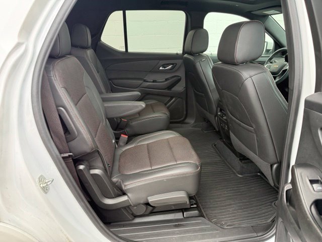 Used 2023 Chevrolet Traverse High Country FWD image 18