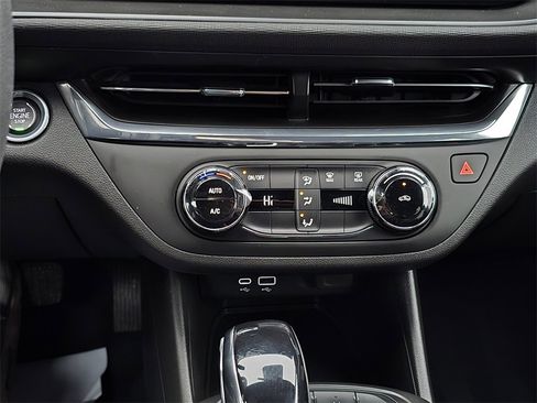 Certified 2025 Buick Envista Preferred image 20