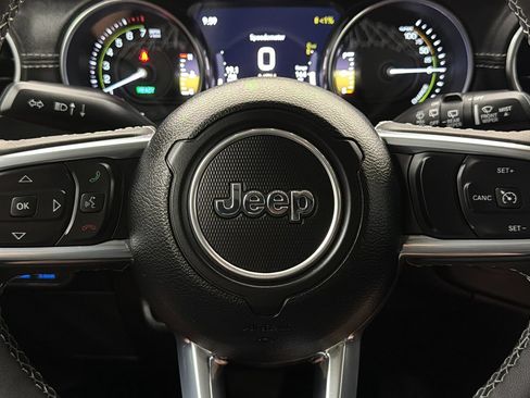 Used 2023 Jeep Wrangler Unlimited Sahara w/ Cold Weather Group AWD/4WD image 28