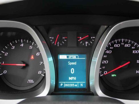 Used 2017 Chevrolet Equinox LT w/ Convenience Package image 13