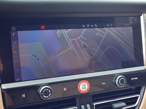 New 2026 Porsche Macan image 18