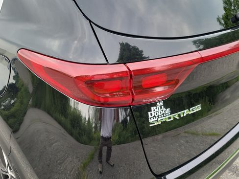 Used 2021 Kia Sportage EX w/ EX Technology Package AWD/4WD image 11
