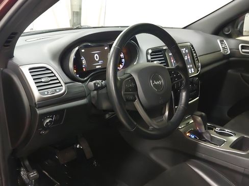 Used 2021 Jeep Grand Cherokee Laredo X image 17