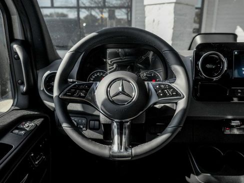 New 2025 Mercedes-Benz Sprinter 2500 image 18