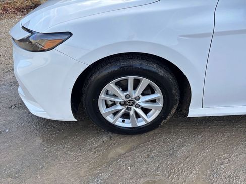 Used 2025 Toyota Camry LE image 29