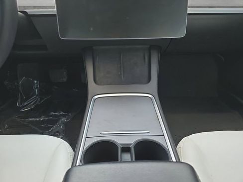 Used 2021 Tesla Model 3 Standard Range Plus image 3