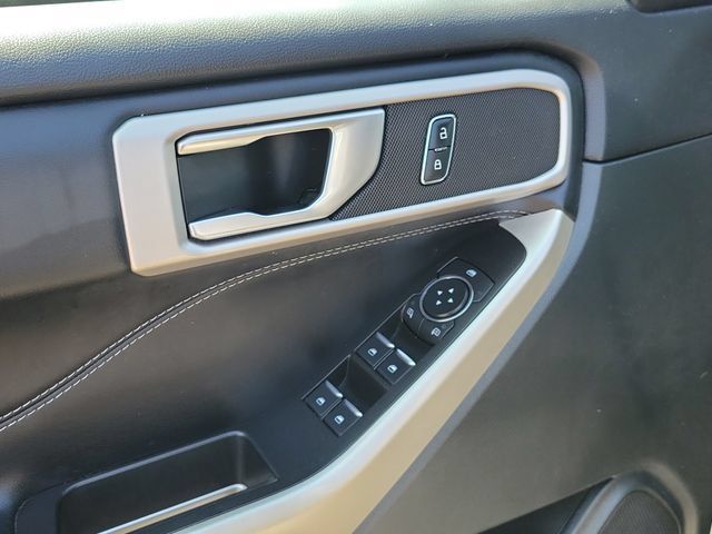 Used 2021 Ford Explorer XLT w/ Equipment Group 202A AWD/4WD image 21